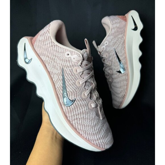 ❤️ H96- SIZE 10 WOMEN'S NIKE MOTIVA PRM PINK/ WHITE HF1142 600 - Picture 1 of 12